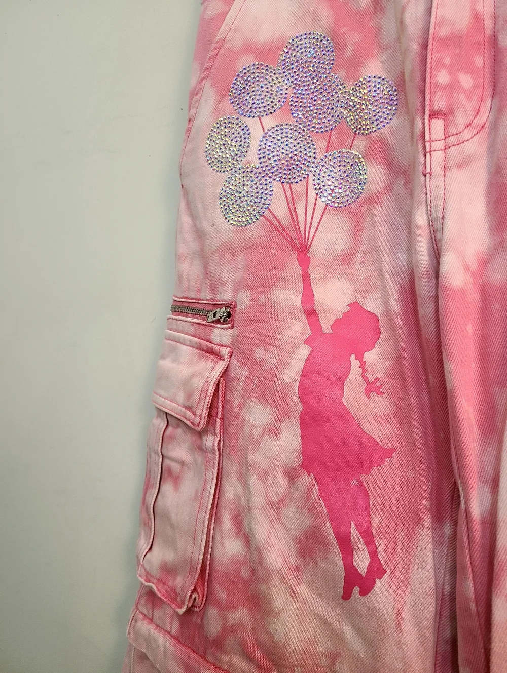 GUESS × Banksy Malia Cargo Pants with Tie-Dye Effect In Pink Size 27 - Picture 6 of 9